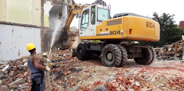 découvrez nos services professionnels de démolition, alliant sécurité et efficacité pour tous vos projets de démolition résidentiels et commerciaux. faites confiance à notre expertise pour un chantier propre et maîtrisé.