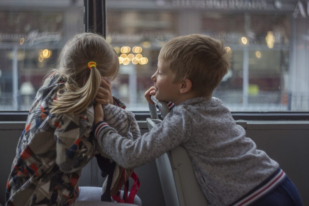 découvrez les droits des enfants, un sujet essentiel pour garantir leur protection, leur épanouissement et leur dignité. informez-vous sur les lois, les initiatives et les actions à prendre pour défendre les droits des plus jeunes.
