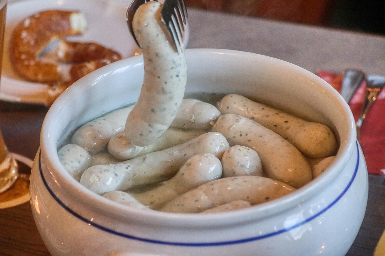 découvrez la qualité supérieure de nos saucissons secs, élaborés avec soin pour un goût authentique et une texture parfaite.