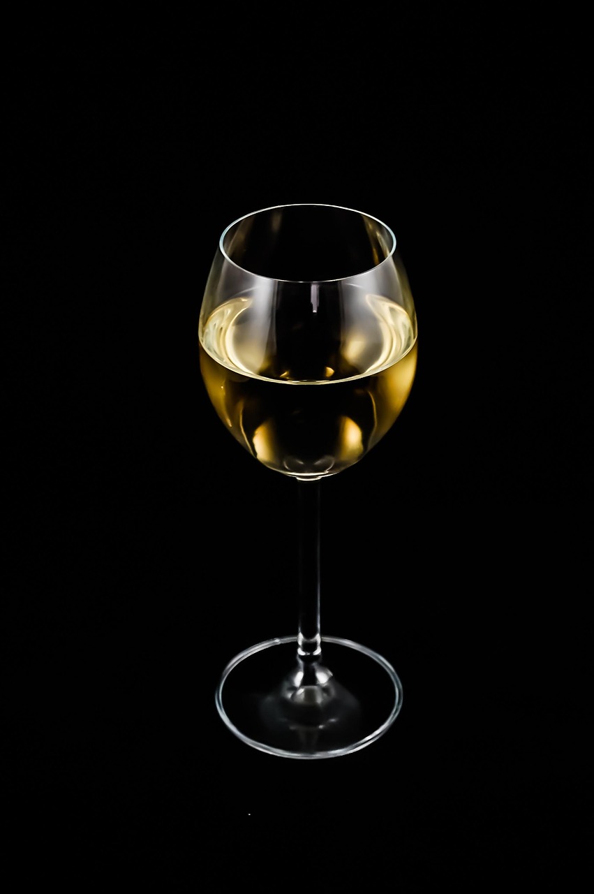 découvrez les droits et obligations liés à la propriété d'un domaine viticole pour mieux gérer et protéger votre exploitation de vin.